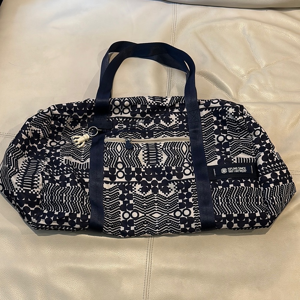 Kipling Navy and White Patterned Travel Bag